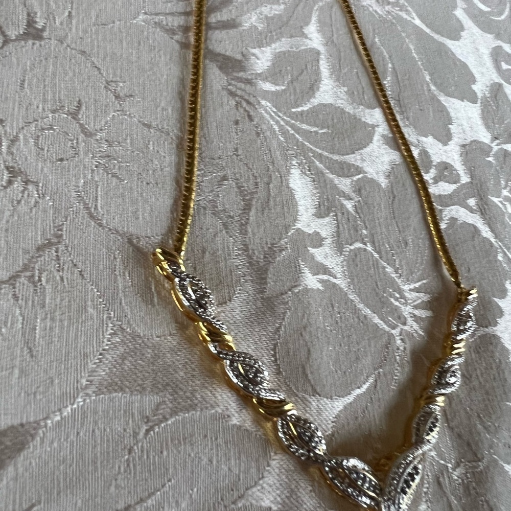 DIAMOND “V” Necklace - Picture 6 of 6